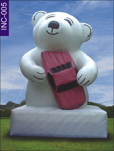 Lustra Bear with Car